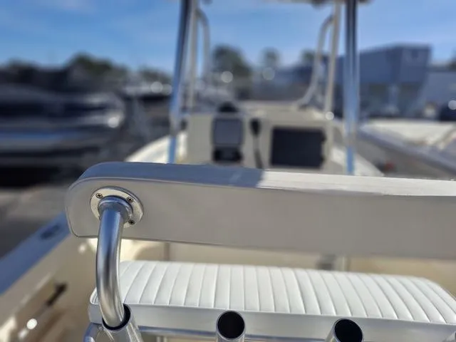 Slide: The Image of Parker Marine 21SE Center Console 2012 - 10