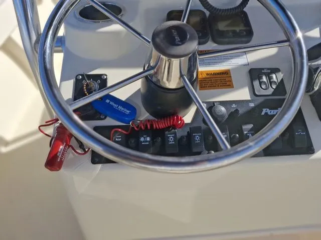 Slide: The Image of Parker Marine 21SE Center Console 2012 - 11