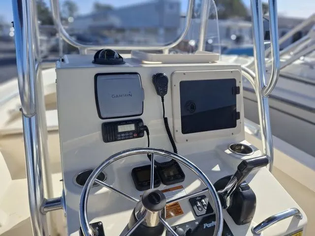 Slide: The Image of Parker Marine 21SE Center Console 2012 - 12