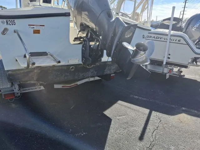 Slide: The Image of Parker Marine 21SE Center Console 2012 - 4