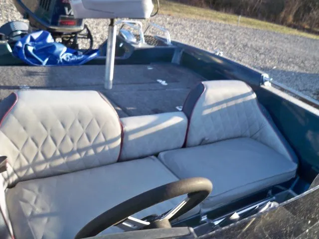 Slide: The Image of Bass Cat 19 ft Bass Pantera 1986 - 7