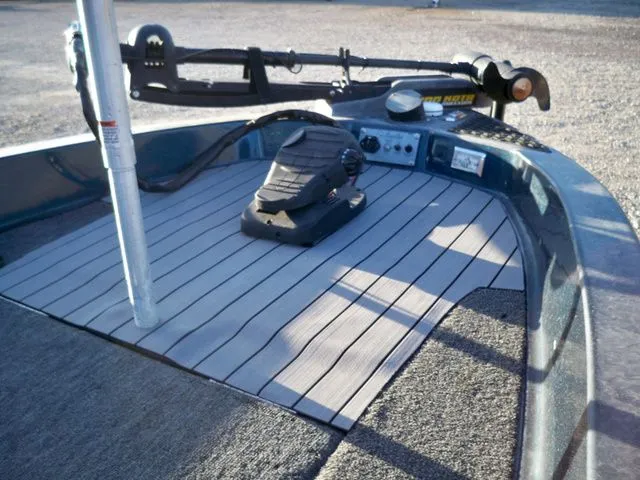 Slide: The Image of Bass Cat 19 ft Bass Pantera 1986 - 8