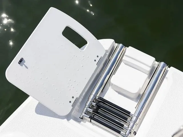 Slide: The Image of Hurricane SunDeck Sport 205 OB 2025 - 11