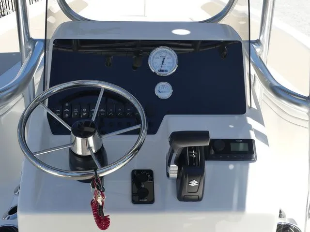 Slide: The Image of Bulls Bay 2200 XS boat console, 2026 model. - 17