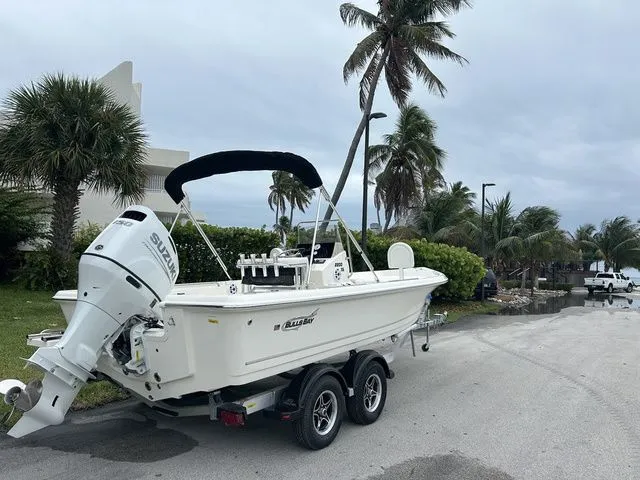 Slide: The Image of Bulls Bay 2200 XS 2026 - 11