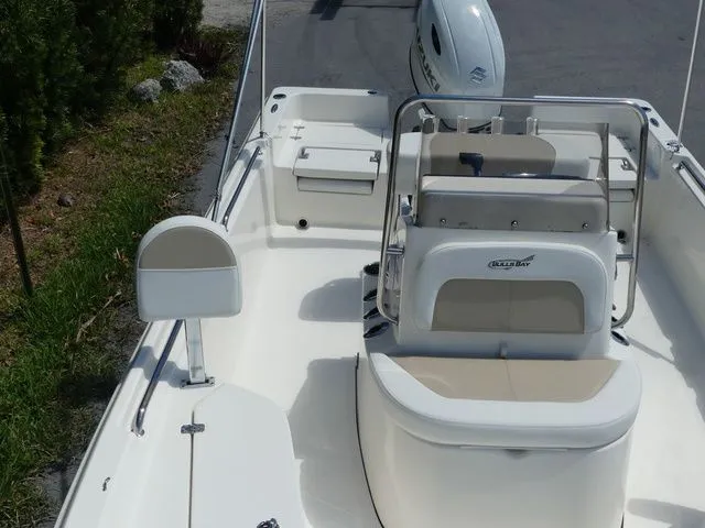 Slide: The Image of Bulls Bay 2200 XS 2026 - 14