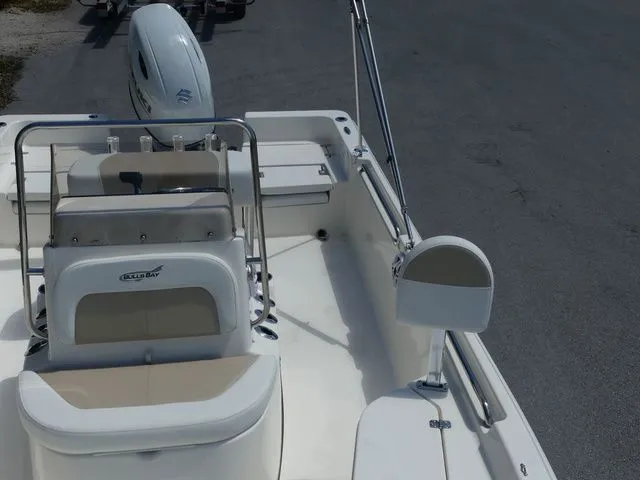 Slide: The Image of Bulls Bay 2200 XS 2026 - 15