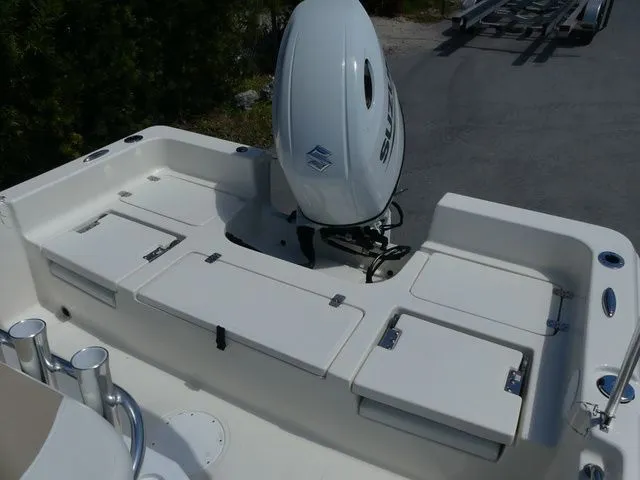 Slide: The Image of Bulls Bay 2200 XS 2026 - 22