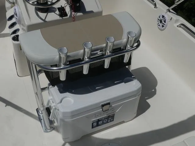 Slide: The Image of Bulls Bay 2200 XS 2026 - 24