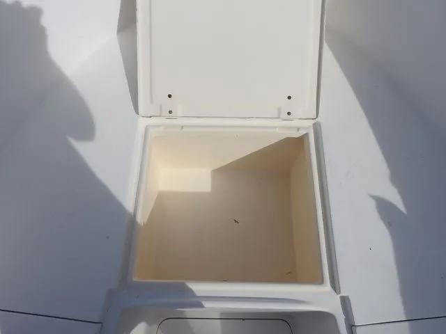 Slide: The Image of Mako 241 Center Console 1993 - 6