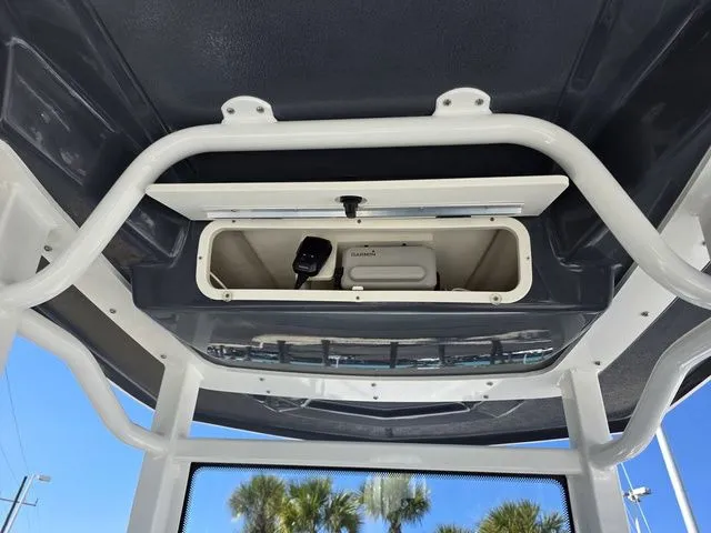 Slide: The Image of Robalo 246 Cayman 2026 - 16