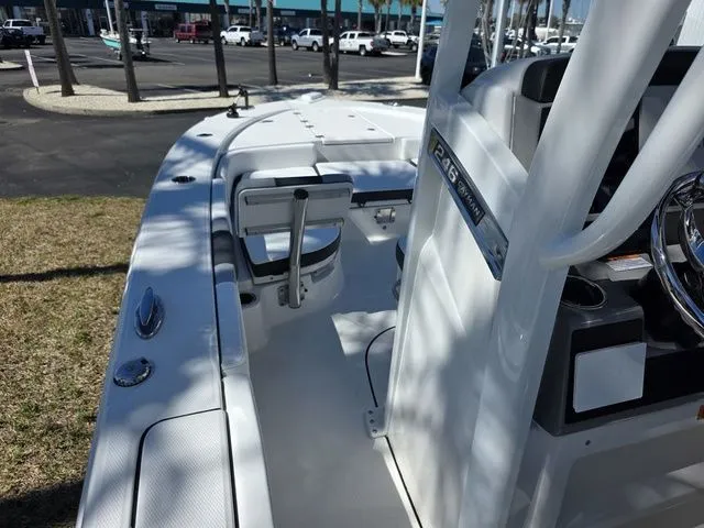 Slide: The Image of Robalo 246 Cayman 2026 - 17