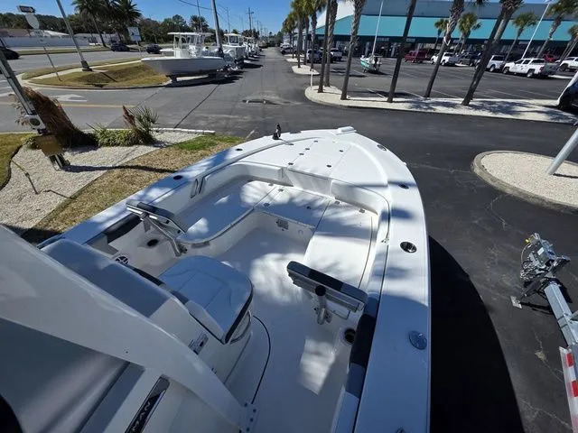 Slide: The Image of Robalo 246 Cayman 2026 - 23