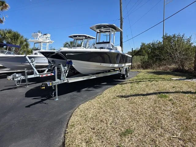 Slide: The Image of Robalo 246 Cayman 2026 - 3