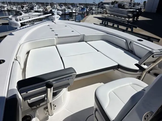 Slide: The Image of Robalo 246 Cayman 2023 - 28