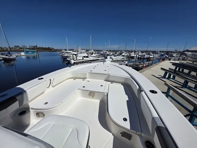 Slide: The Image of Robalo 246 Cayman 2023 - 30