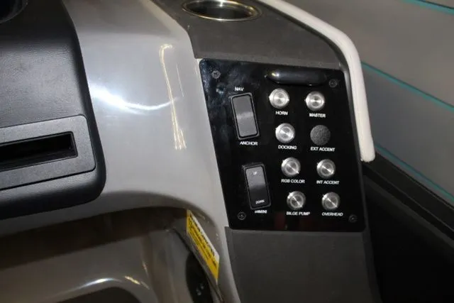 Slide: The Image of Harris Sunliner 250 SLDH 2026 - 24