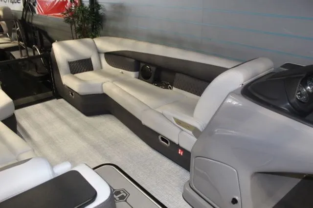 Slide: The Image of Harris Sunliner 250 SLDH 2026 - 9