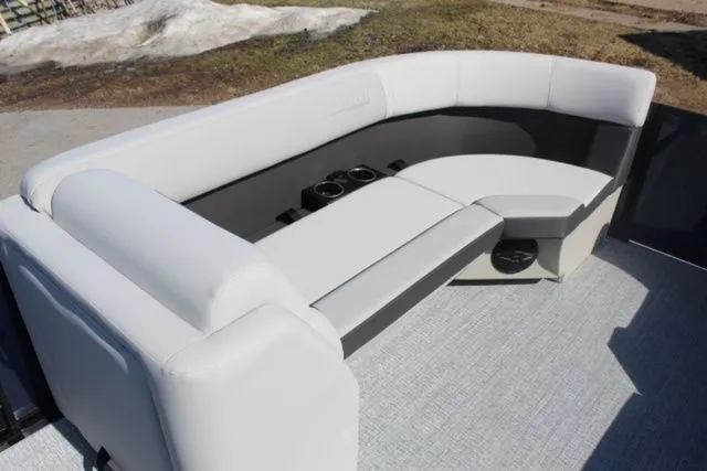 Slide: The Image of Harris Cruiser 230 SLDH 2026 - 11