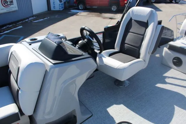 Slide: The Image of Harris Cruiser 230 SLDH 2026 - 13