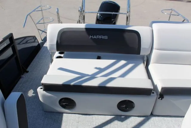 Slide: The Image of Harris Cruiser 230 SLDH 2026 - 15