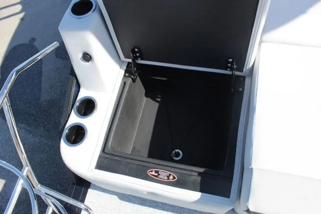 Slide: The Image of Harris Cruiser 230 SLDH 2026 - 19