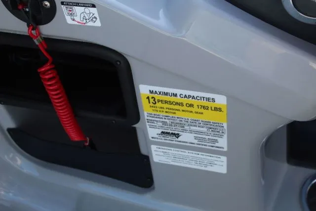 Slide: The Image of Harris Cruiser 230 SLDH 2026 - 24