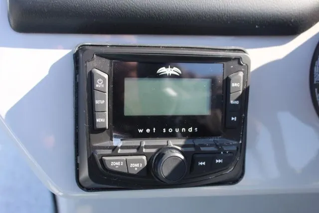 Slide: The Image of Harris Cruiser 230 SLDH 2026 - 25