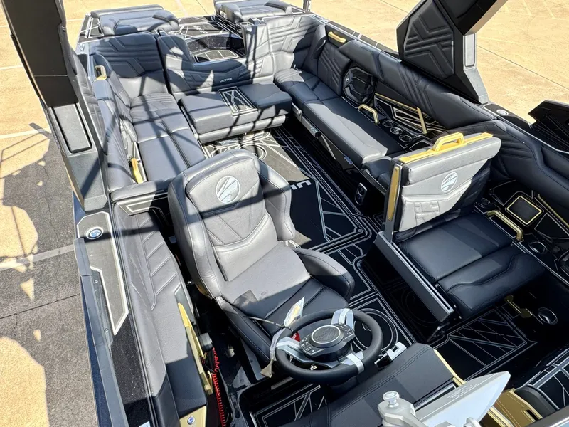 Slide: The Image of Tigé Ultré 25ZX 2026 - 22