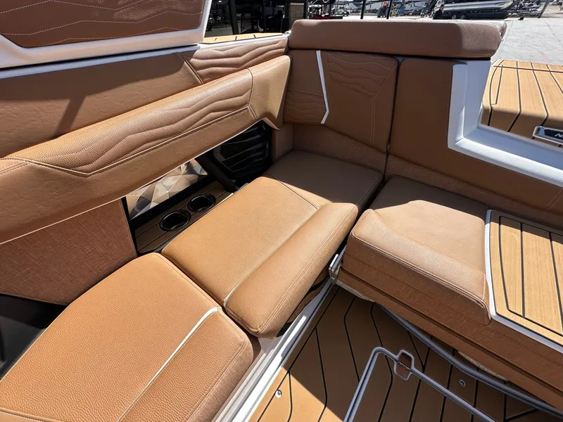 Slide: The Image of Nautique Super Air Nautique G21 2026 - 11