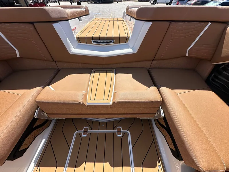 Slide: The Image of Nautique Super Air Nautique G21 2026 - 12