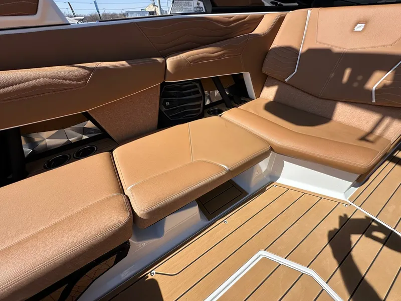 Slide: The Image of Nautique Super Air Nautique G21 2026 - 14