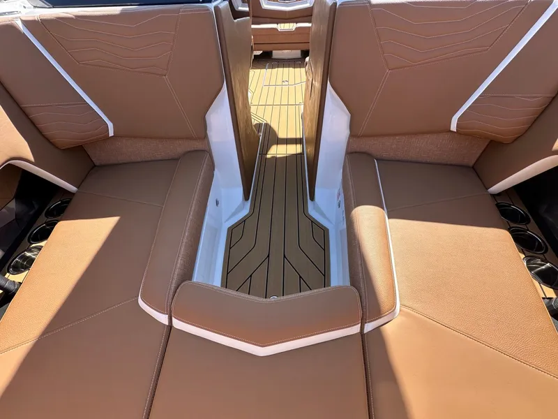 Slide: The Image of Nautique Super Air Nautique G21 2026 - 22