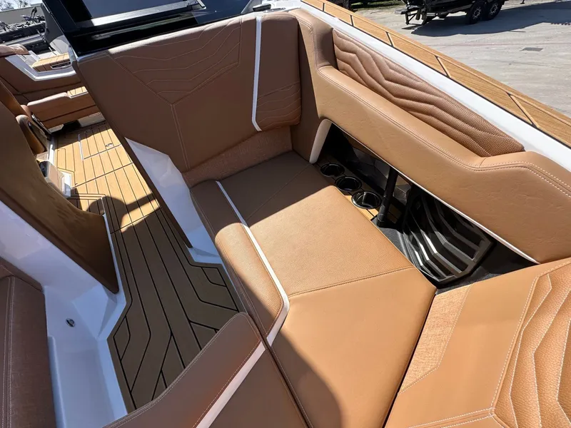 Slide: The Image of Nautique Super Air Nautique G21 2026 - 23