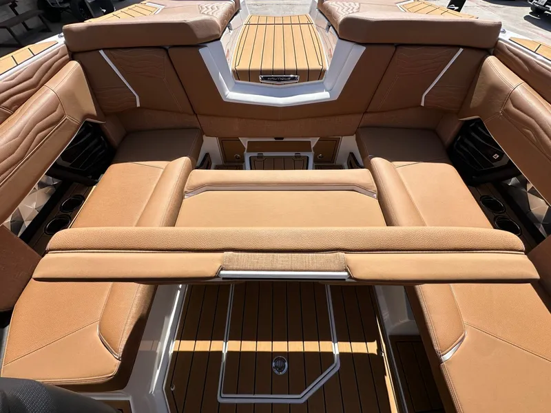 Slide: The Image of Nautique Super Air Nautique G21 2026 - 27