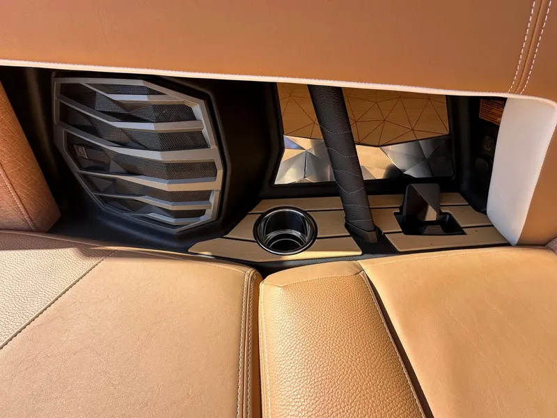 Slide: The Image of Nautique Super Air Nautique G21 2026 - 34