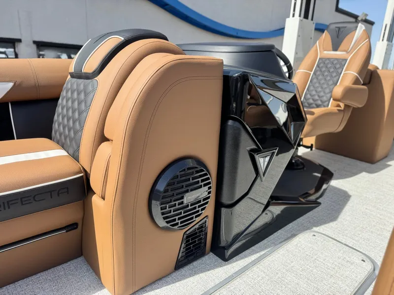 Slide: The Image of Trifecta ASCENSION 29RF SS 2026 - 10