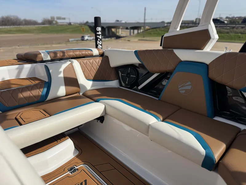 Slide: The Image of Tigé 20RZX 2022 - 11