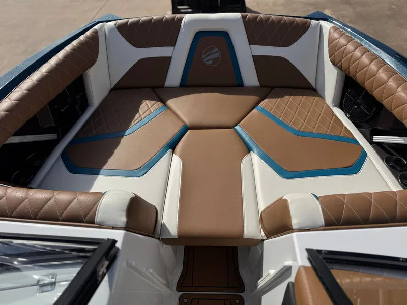 Slide: The Image of Tigé 20RZX 2022 - 14