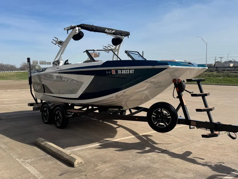 Slide: The Image of Tigé 20RZX 2022 - 4