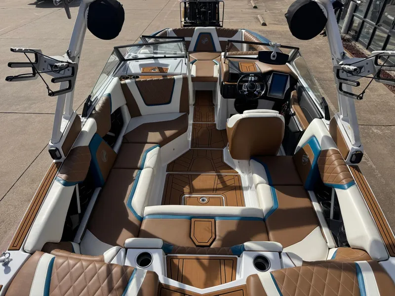 Slide: The Image of Tigé 20RZX 2022 - 7