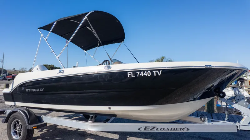 Slide: The Image of Stingray 172 SC 2024 - 2