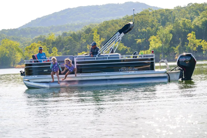 Slide: The Image of Sun Tracker SportFish 20 DLX 2026 - 86