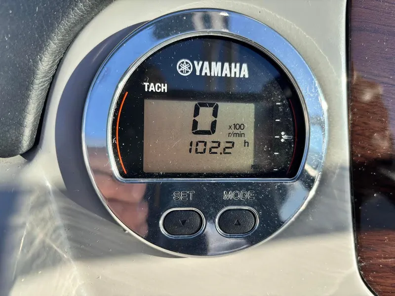 Slide: The Image of Yamaha tachometer on Chaparral 23 SSi OB, 102.2 hours. - 15