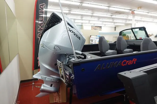 Slide: The Image of Alumacraft Competitor 185X Sport 2025 - 3