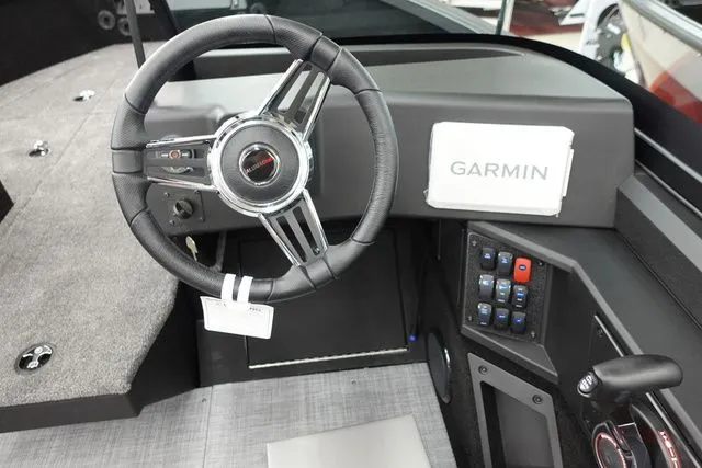 Slide: The Image of Alumacraft Competitor 185X Sport 2025 - 9