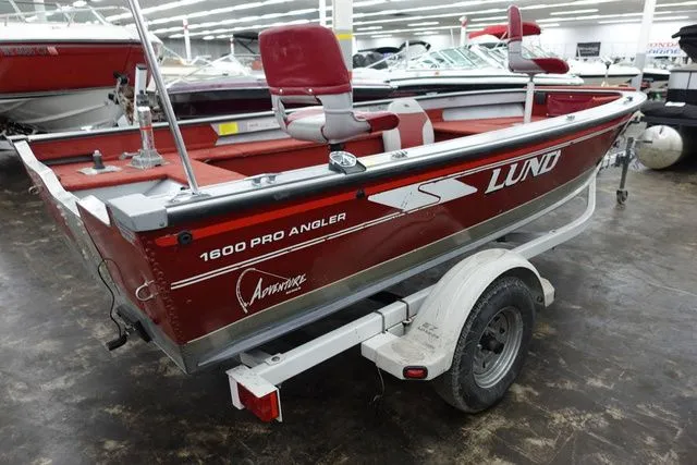 Slide: The Image of Lund 1600 PRO ANGLER TILLER 1996 - 4