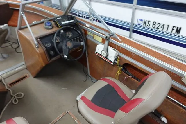 Slide: The Image of Sylvan 18 Fishing Boat 1981 - 5