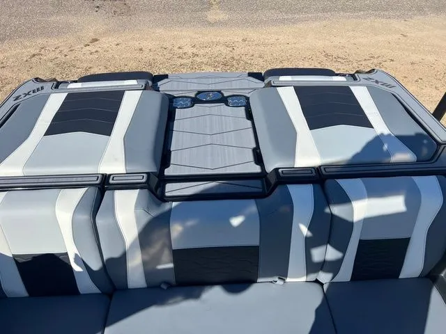 Slide: The Image of Malibu Wakesetter 22 MXZ 2025 - 10