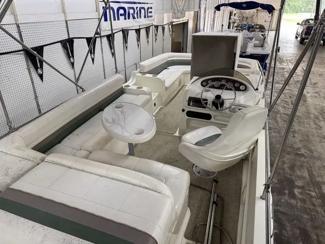 Slide: The Image of Sylvan 2030 Deck Boat 2002 - 4